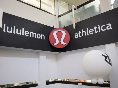 lululemon SSC sign