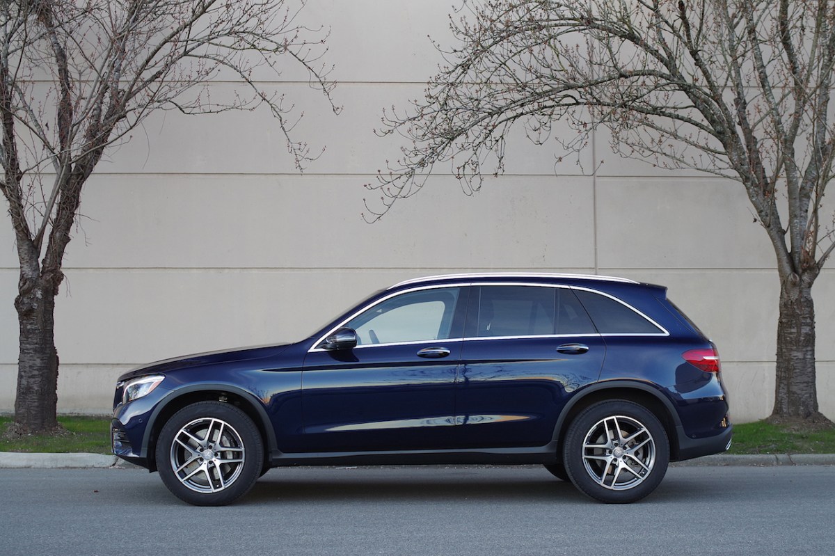 2016 Mercedes-Benz GLC 300 side