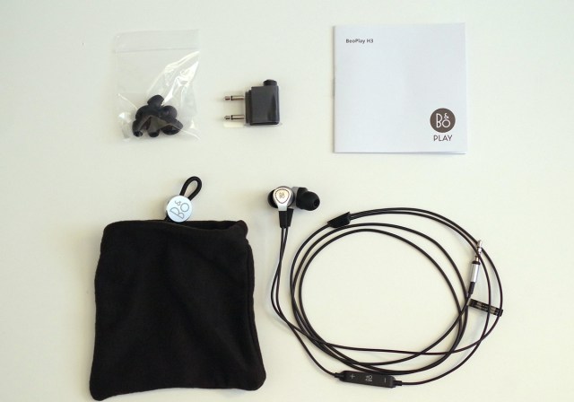 BeoPlay H3 box contents