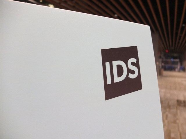 ids vancouver 2018 sign