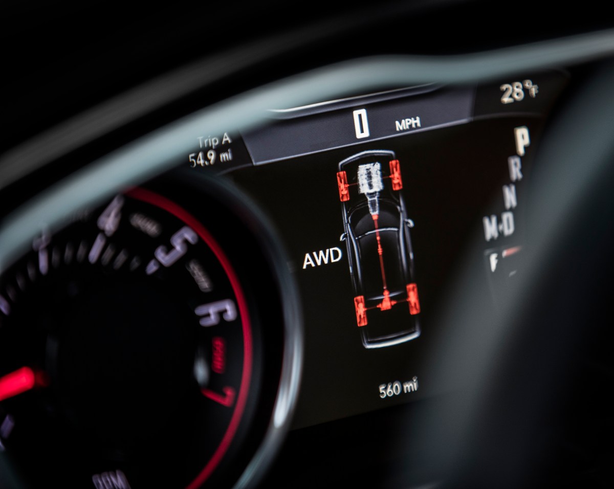 2018 Dodge Challenger GT AWD instrument cluster