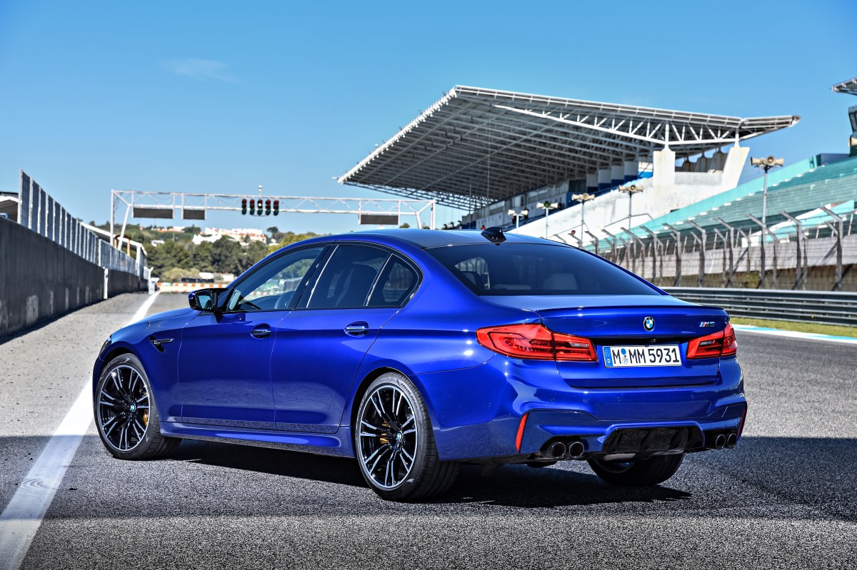 2018 bmw m5 rear three quarter