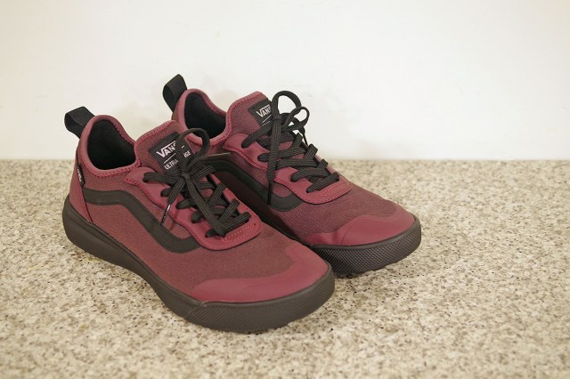 vans ultrarange ac catawba front three quarter