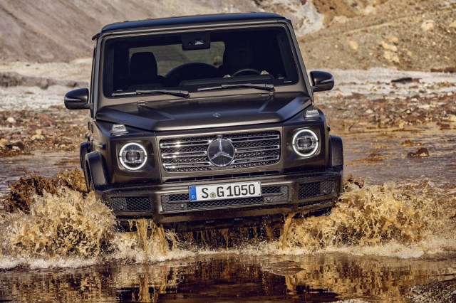 mercedes-benz g 550 water
