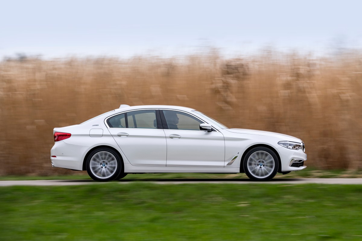 BMW 530e iPerformance side