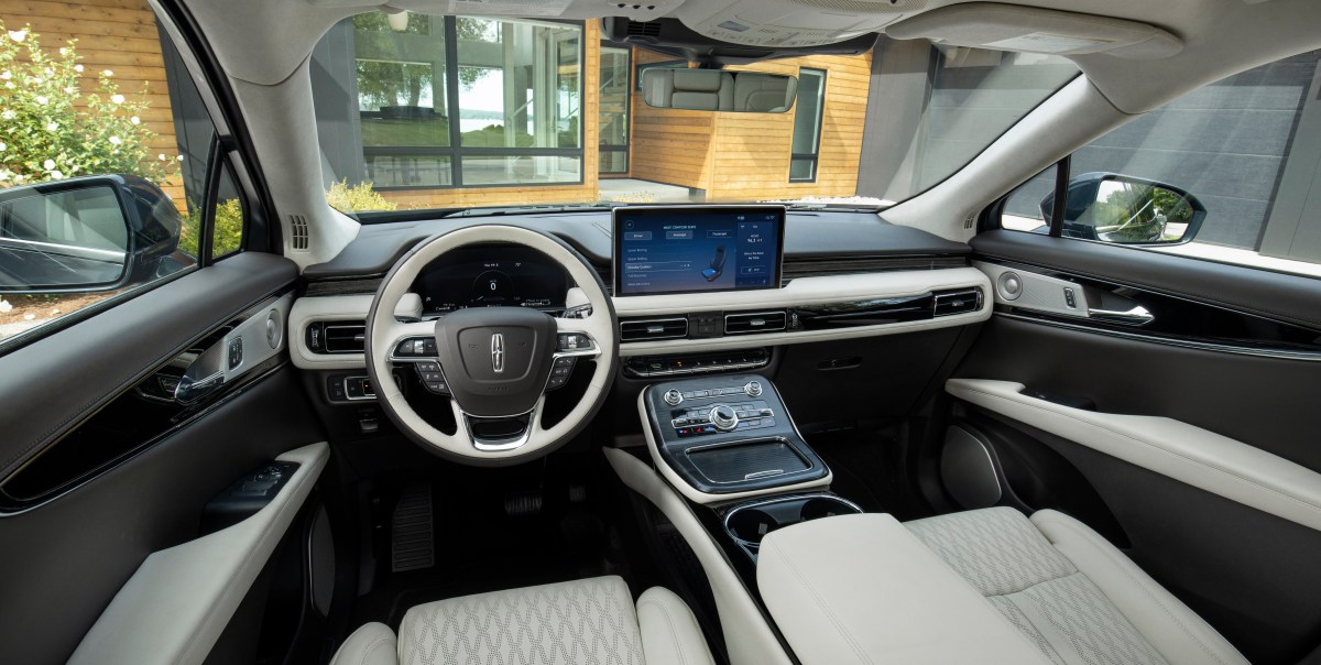 2021 lincoln nautilus horizontal dashboard