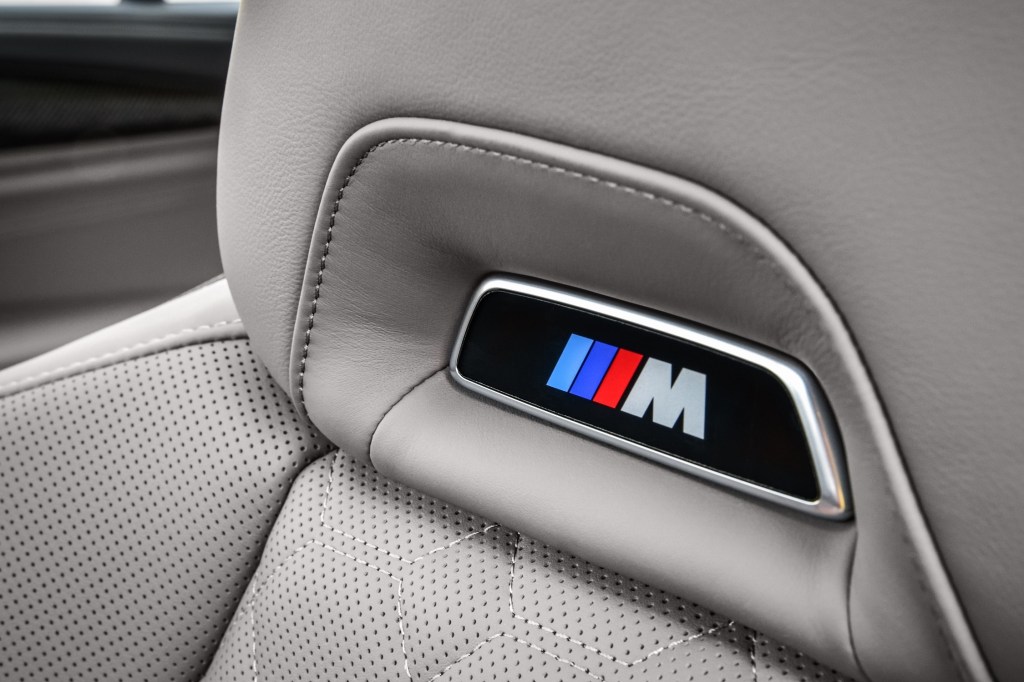2021 bmw x4 m competition headrest