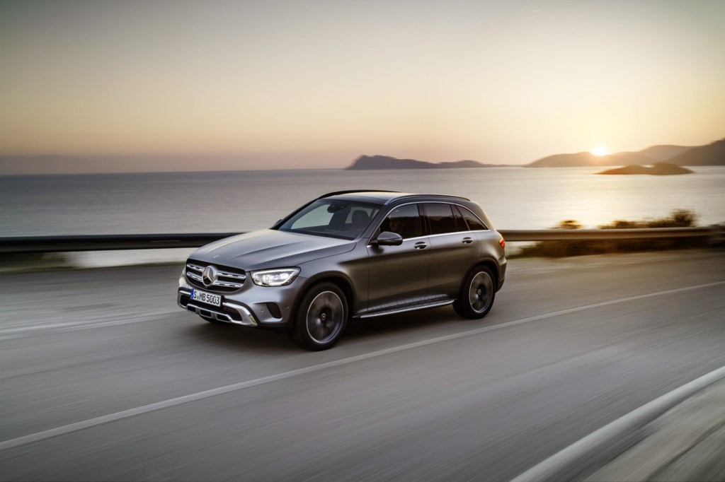 2021 mercedes-benz glc 300 4matic front quarter