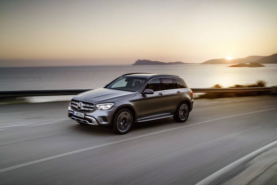2021 mercedes-benz glc 300 4matic front quarter