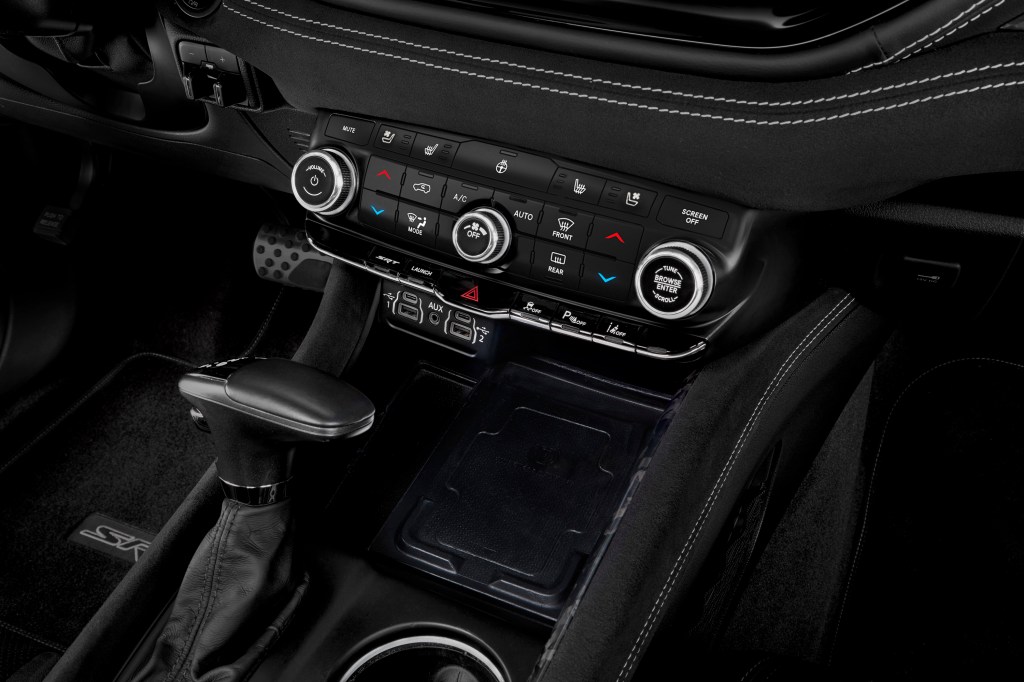2022 Dodge Durango SRT 392 shifter