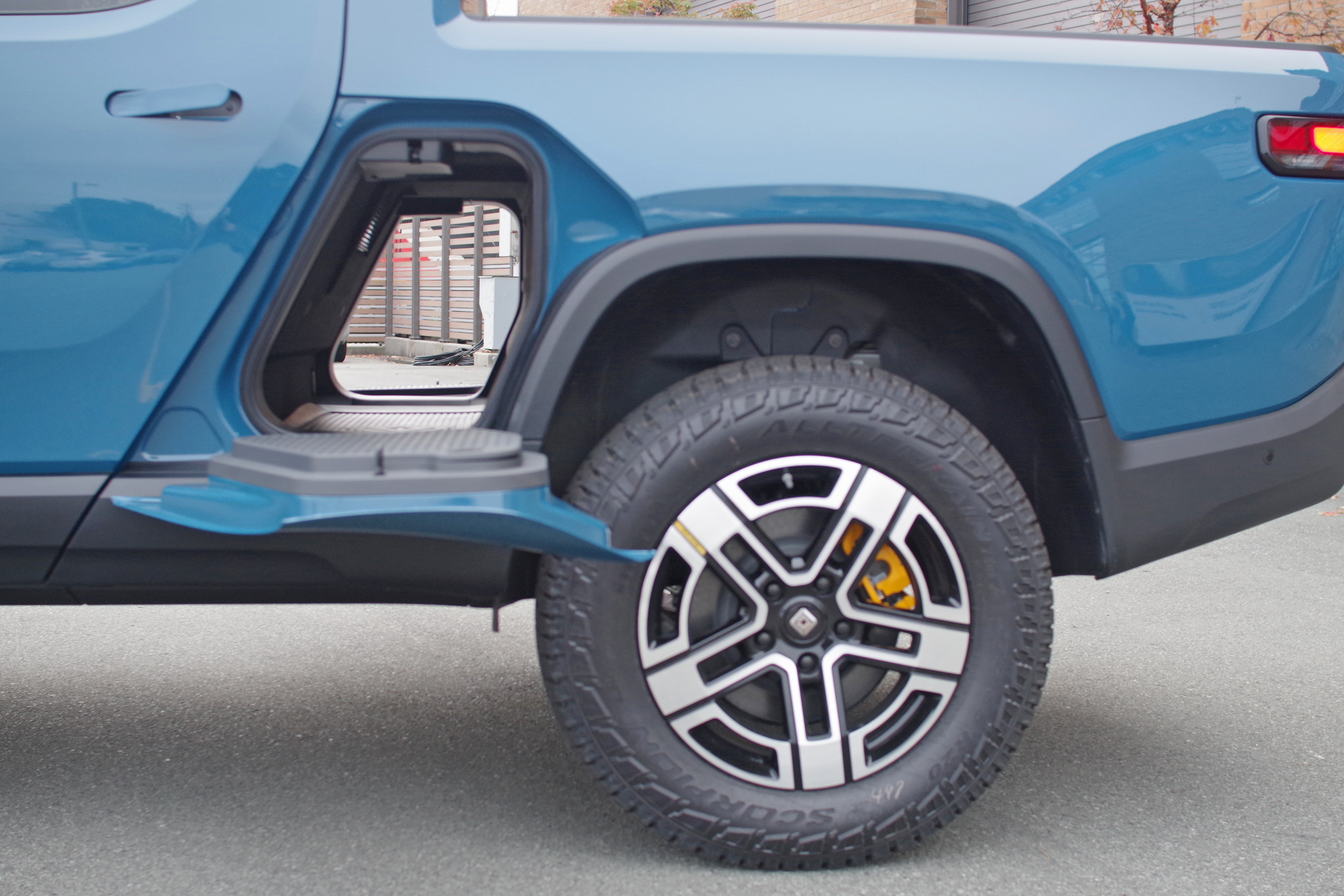 rivian r1t gear tunnel