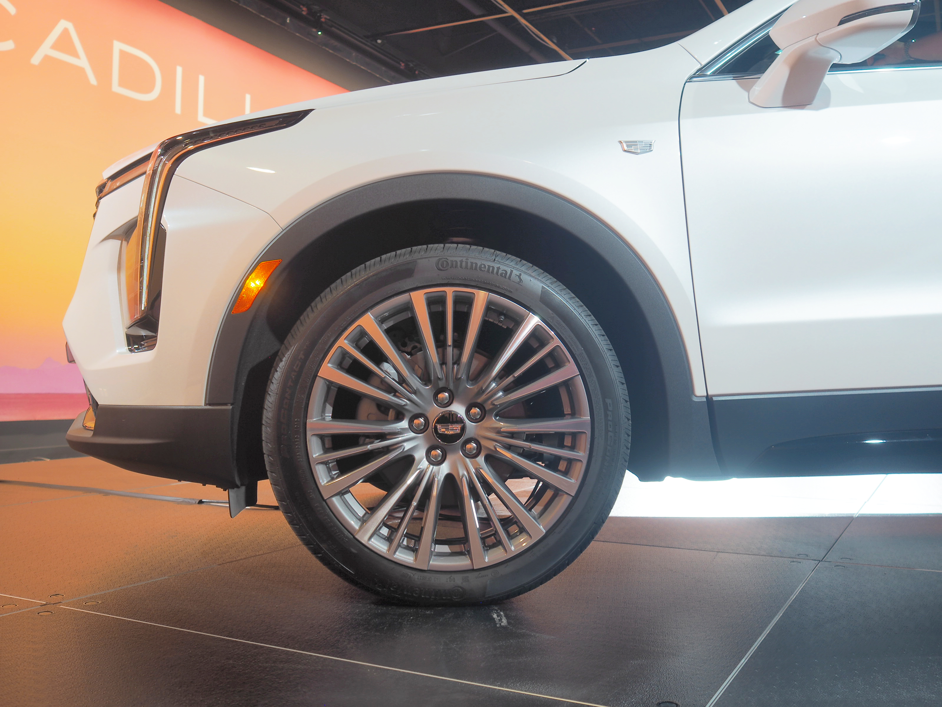 2024 cadillac xt4 luxury front wheel