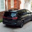 2023 chrysler pacifica limited rear quarter