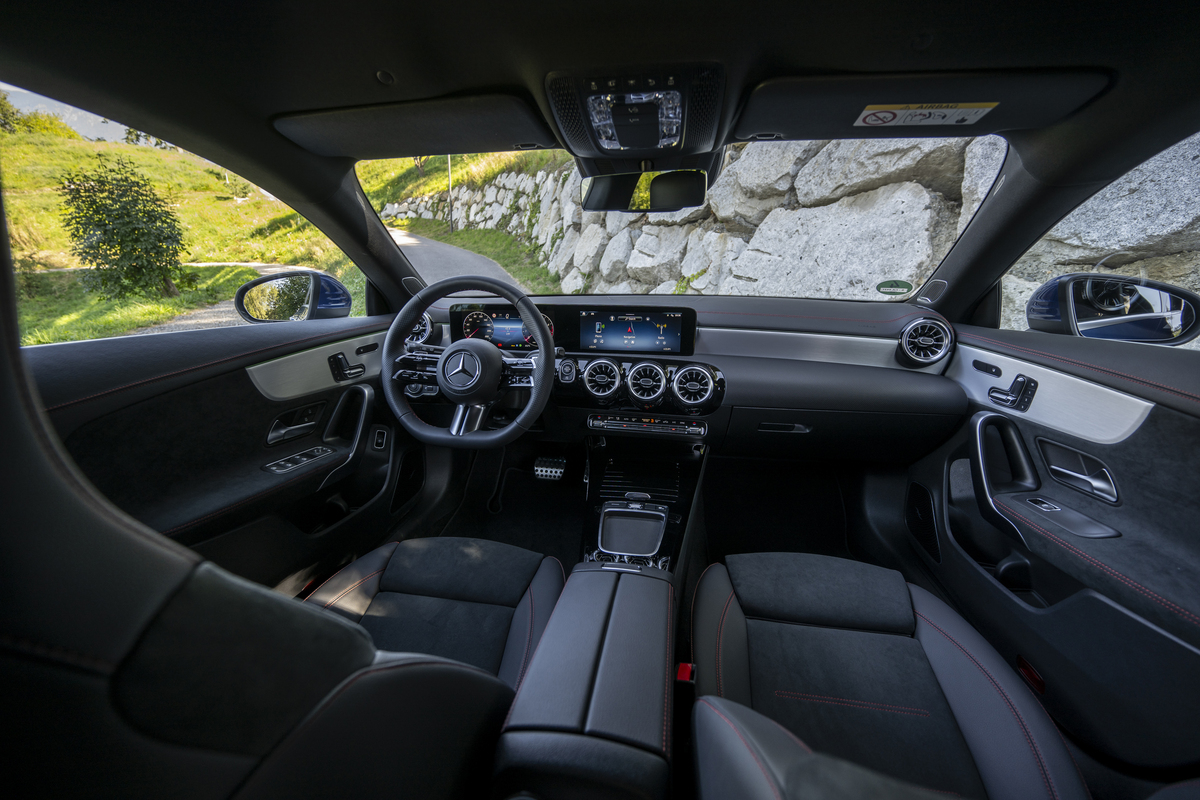 2025 Mercedes-Benz CLA 250 4MATIC Coupe interior