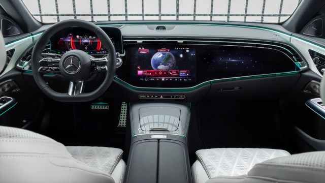 2024 Mercedes-Benz E-450 dash