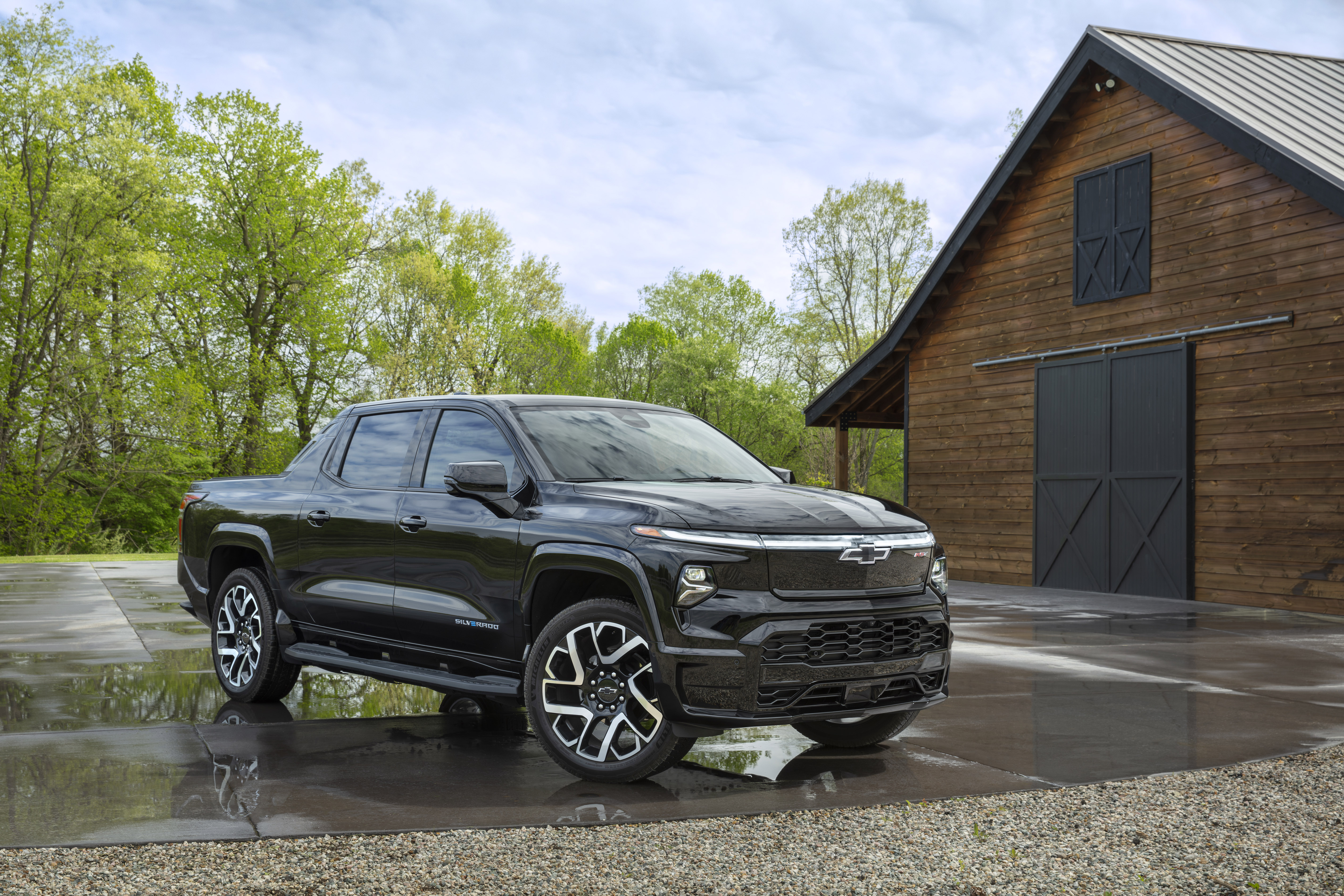 2024 chevrolet silverado ev first edition rst front quarter