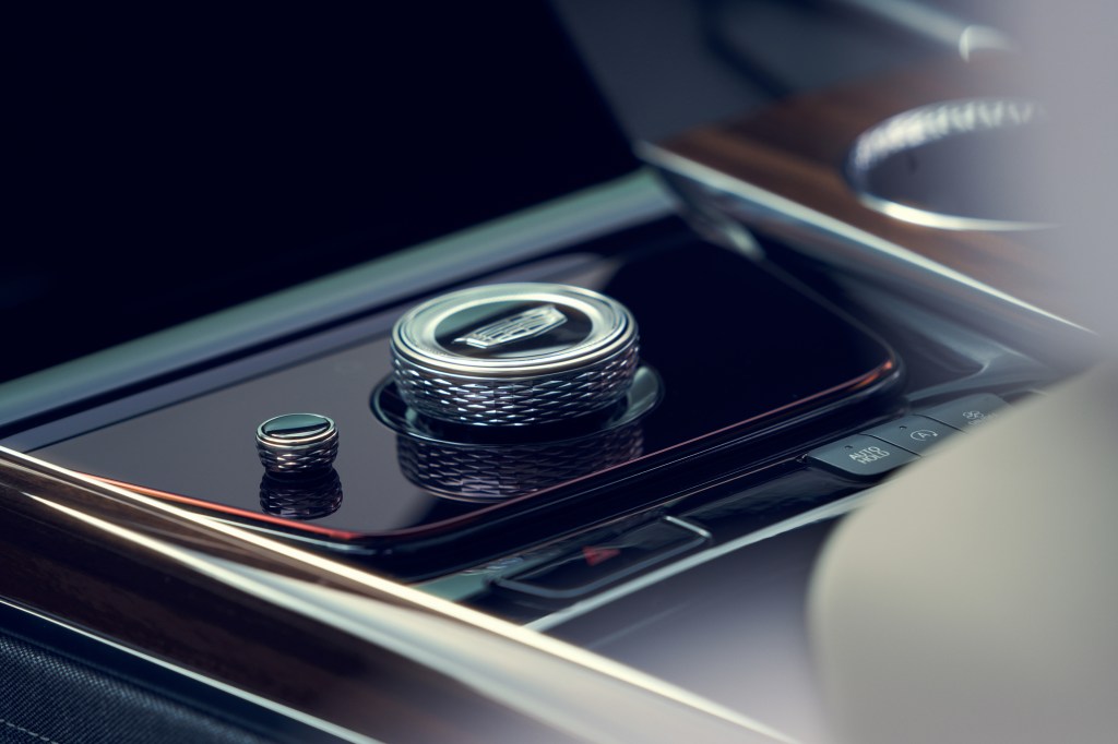 2025 Cadillac Escalade knobs