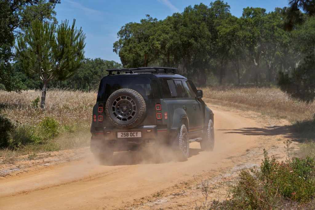 2025 land rover defender 110 octa rear quarter