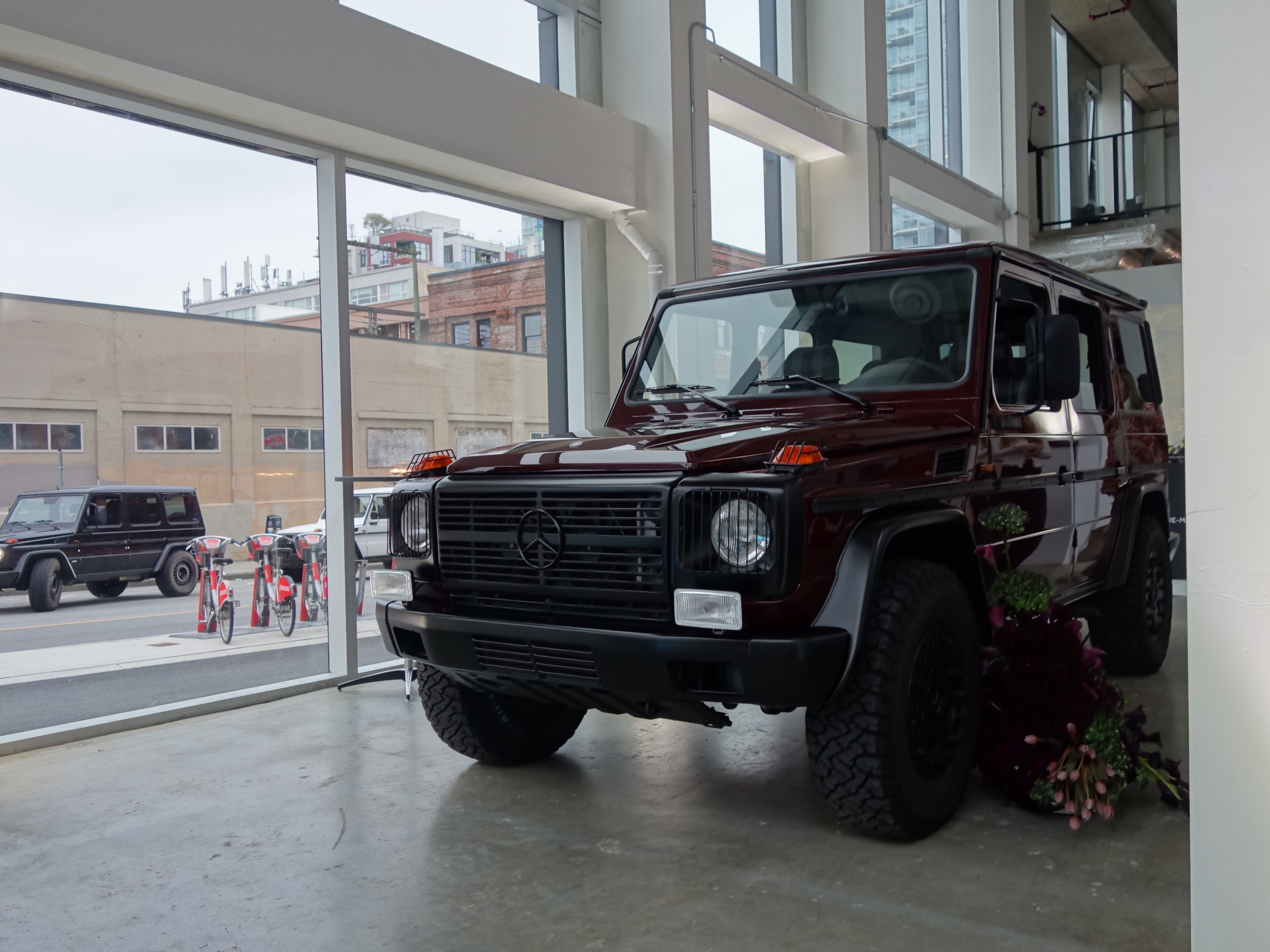 1998 Mercedes-Benz G320 three quarter